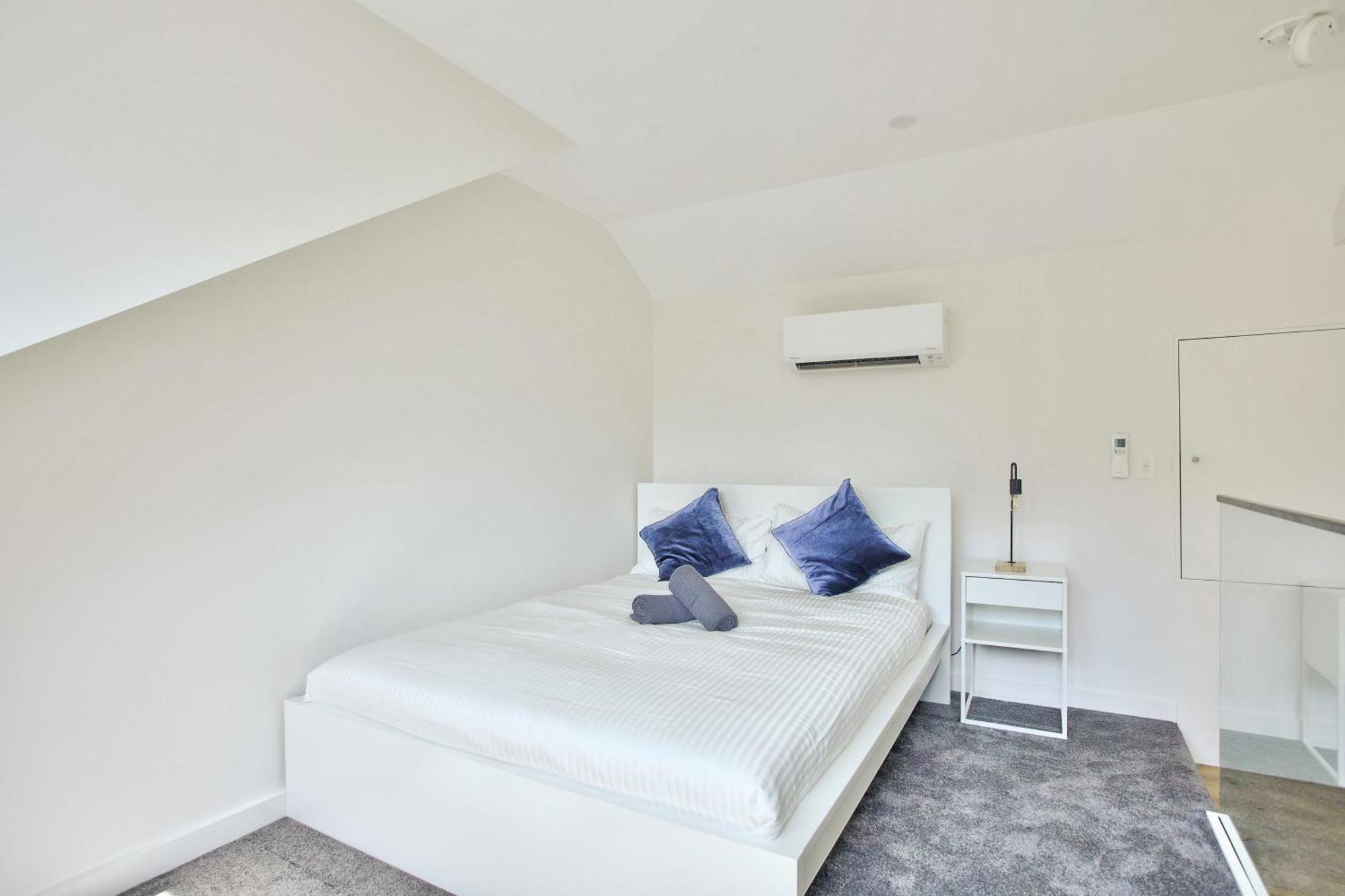 3 Bedrooms - Darling Harbour - Junction St *